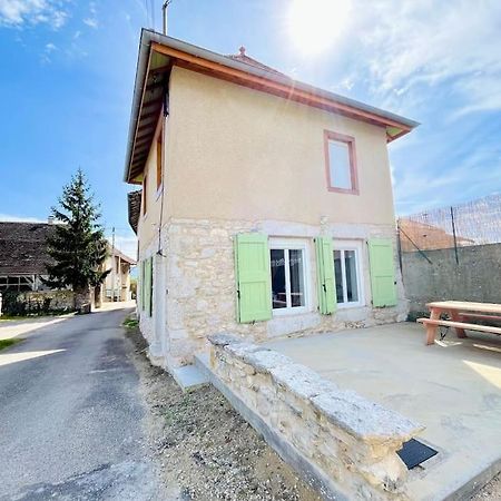 La Maison L'Oiseau Bleu Saint-Victor-de-Morestel ภายนอก รูปภาพ