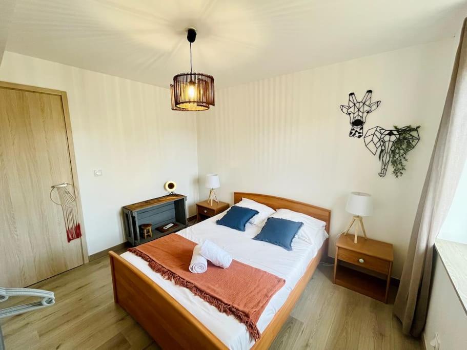 La Maison L'Oiseau Bleu Saint-Victor-de-Morestel ภายนอก รูปภาพ